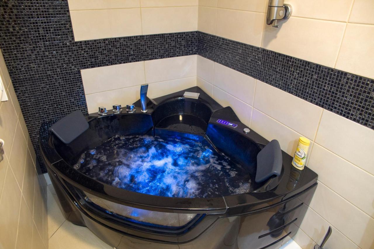 Spa Apartman Red Passion Appartement Belgrado Buitenkant foto