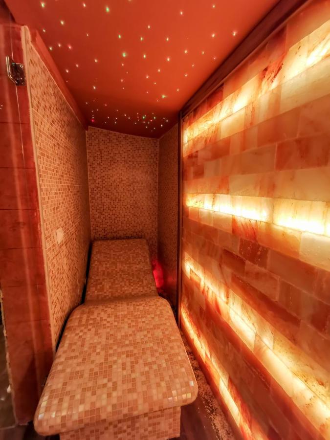 Spa Apartman Red Passion Appartement Belgrado Buitenkant foto