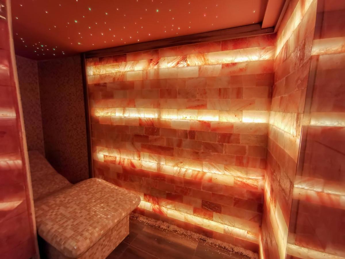 Spa Apartman Red Passion Appartement Belgrado Buitenkant foto