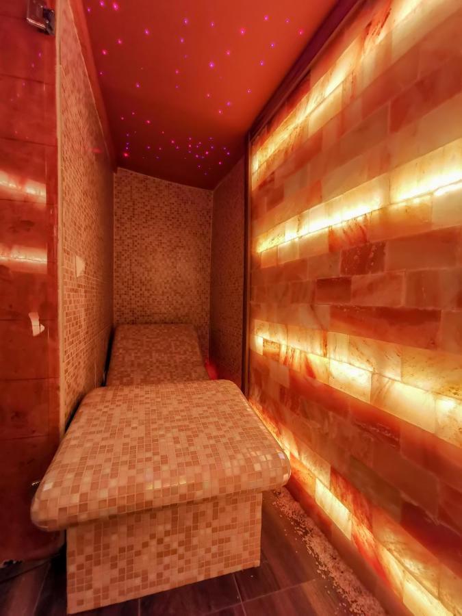 Spa Apartman Red Passion Appartement Belgrado Buitenkant foto