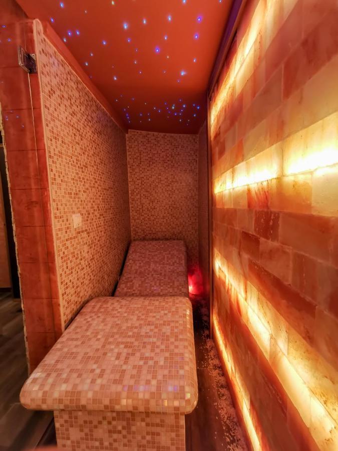 Spa Apartman Red Passion Appartement Belgrado Buitenkant foto