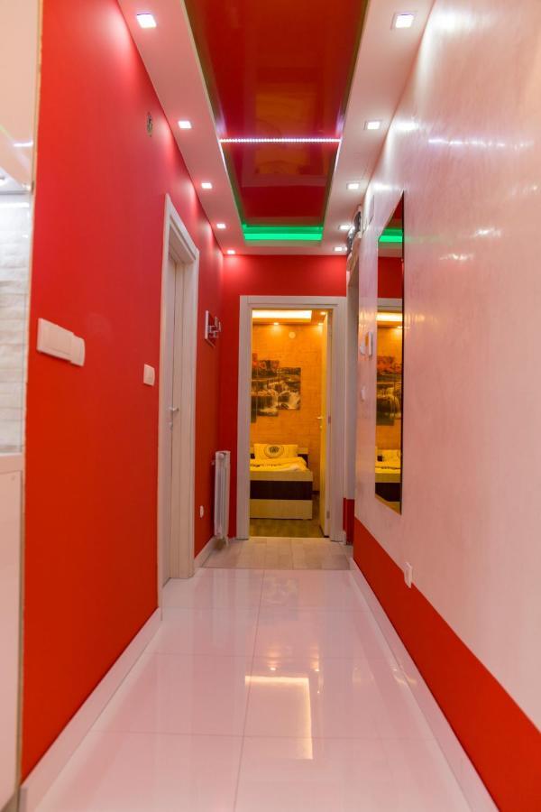 Spa Apartman Red Passion Appartement Belgrado Buitenkant foto